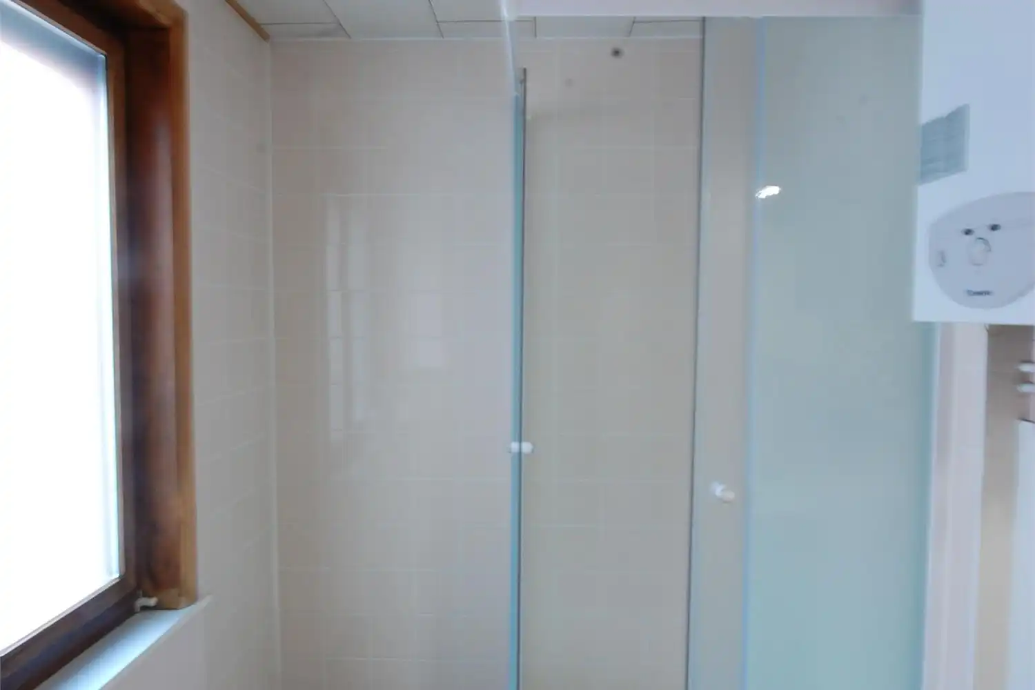 Appartement met 1 slaapkamer gelegen in het verkeersvrije centrum ! foto 6