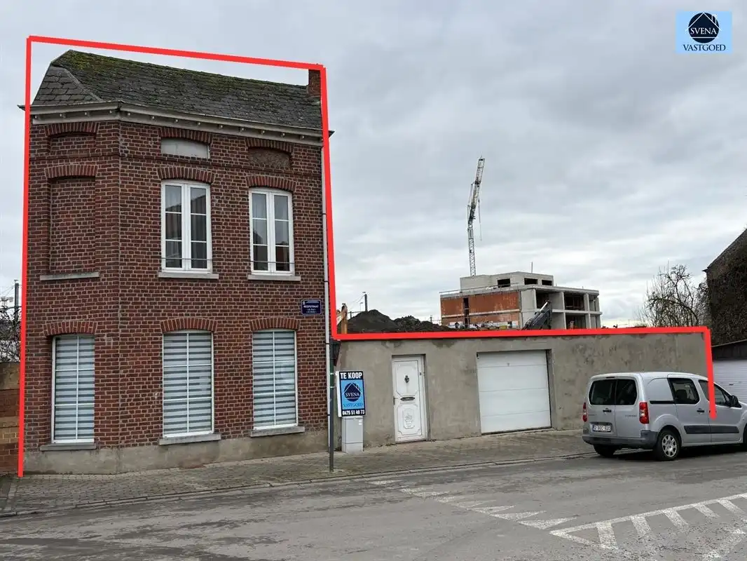 Hoofdfoto van de publicatie: ZEER GOED GELEGEN WONING NABIJ CENTRUM
