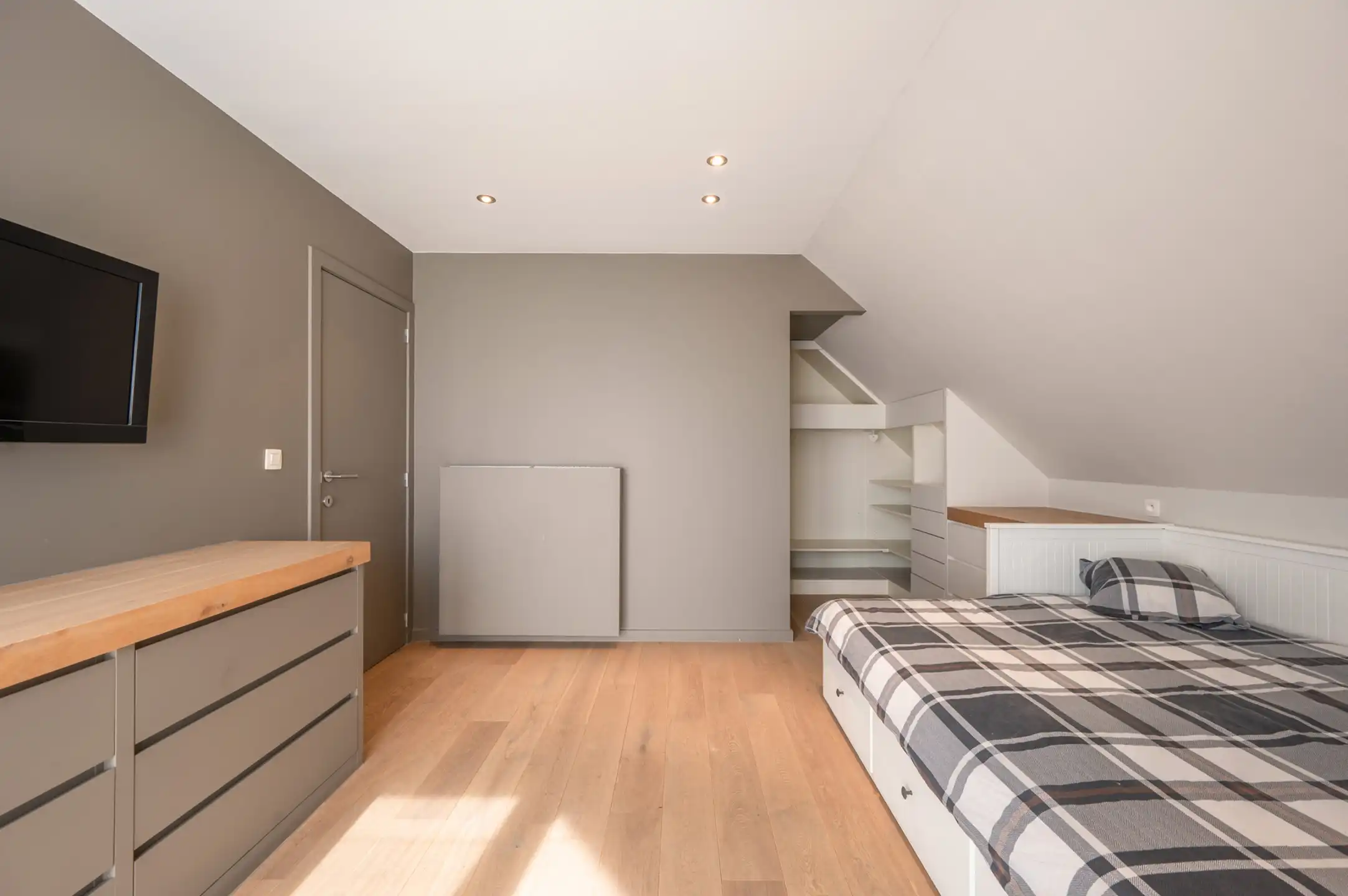 Tijdloze villa met buitenzwembad en exclusief poolhouse foto 22