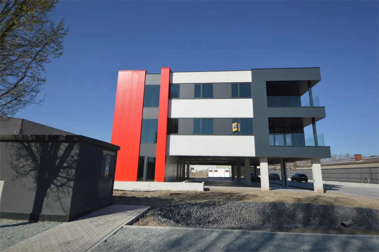 NIEUWBOUWKANTOREN MET PARKING NABIJ E40 foto 30