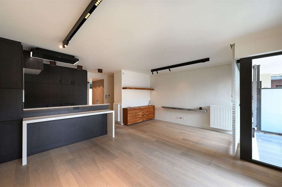 Prachtig appartement met 2 badkamers en ruim terras foto 5