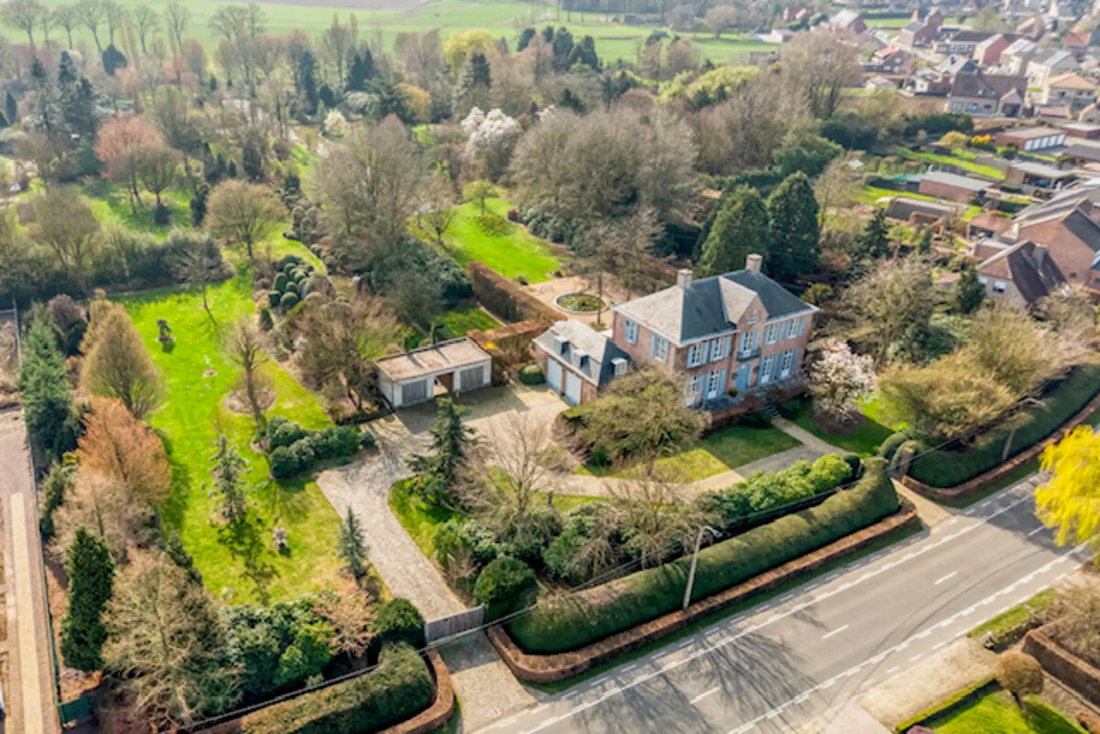 GEEL - Stijlvolle villa met parktuin foto 23