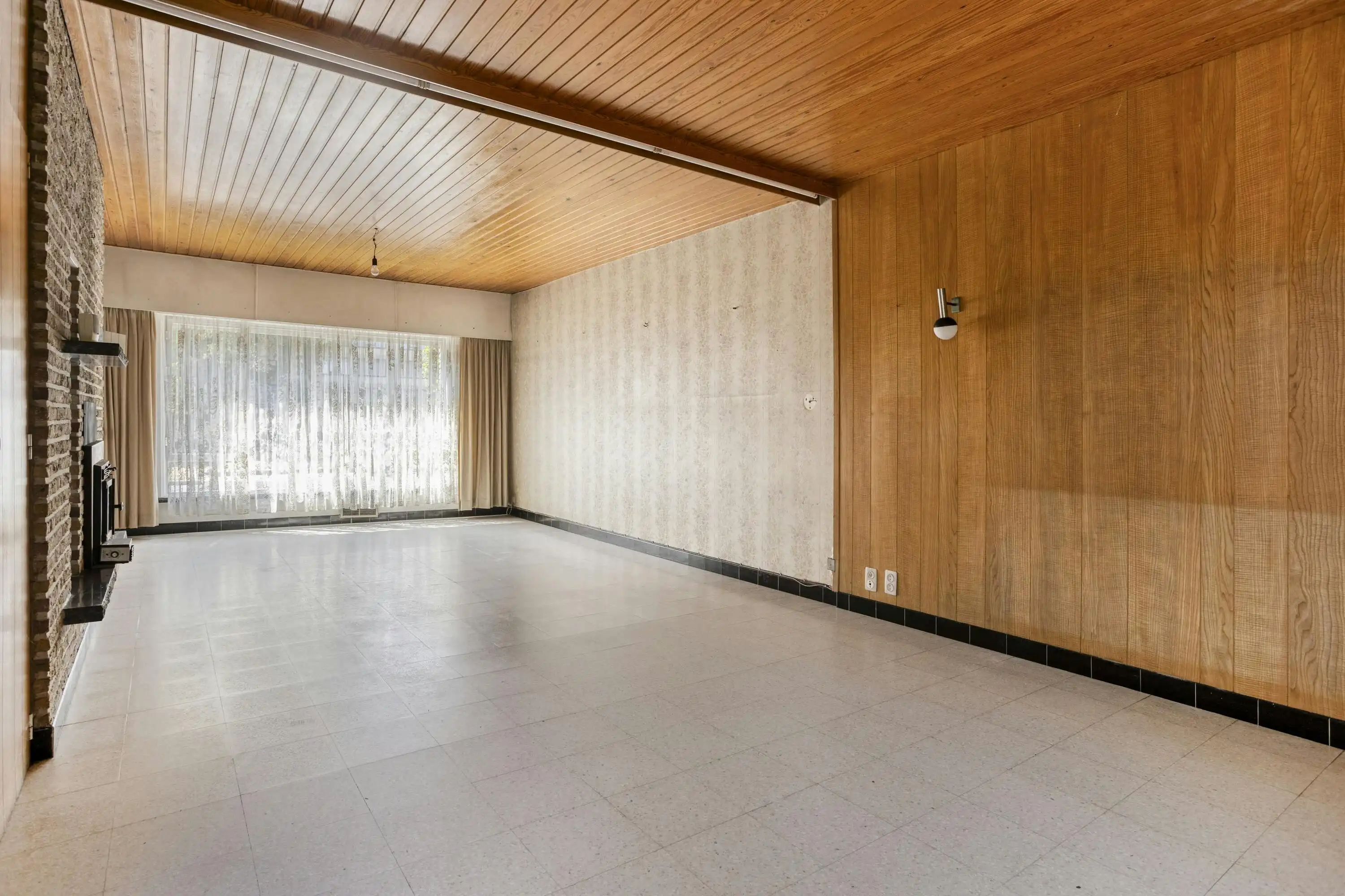 Solide huis met 4 slaapkamers, tuin, garage en kapel te koop foto 6