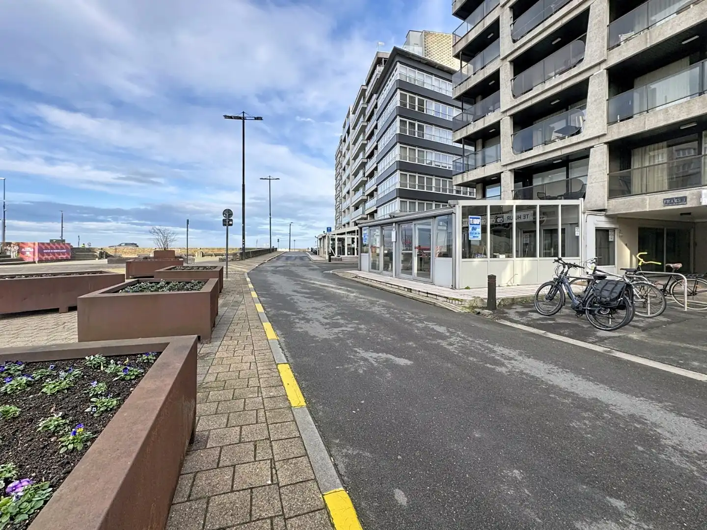 Uiterst gunstig gelegen horecazaak/handelspand foto 4