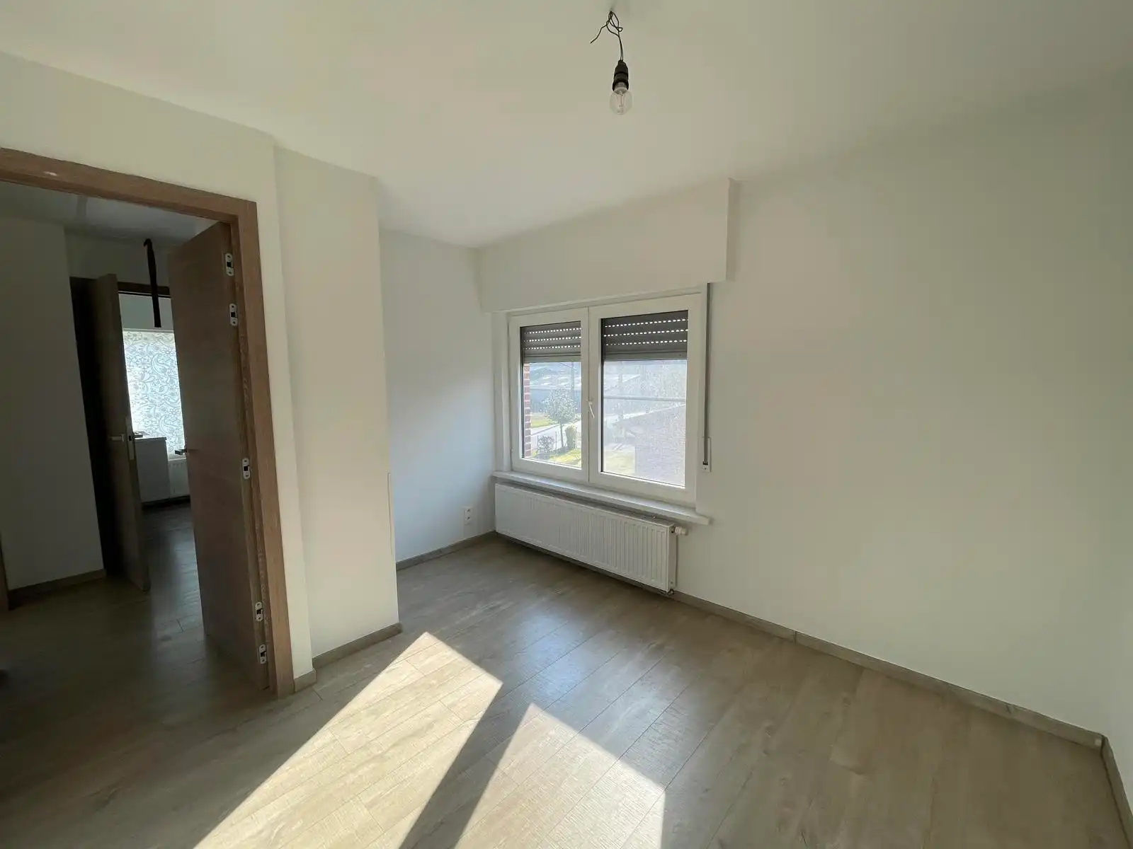 WICHELEN - Ruime woning met multifunctionele loods. foto 12