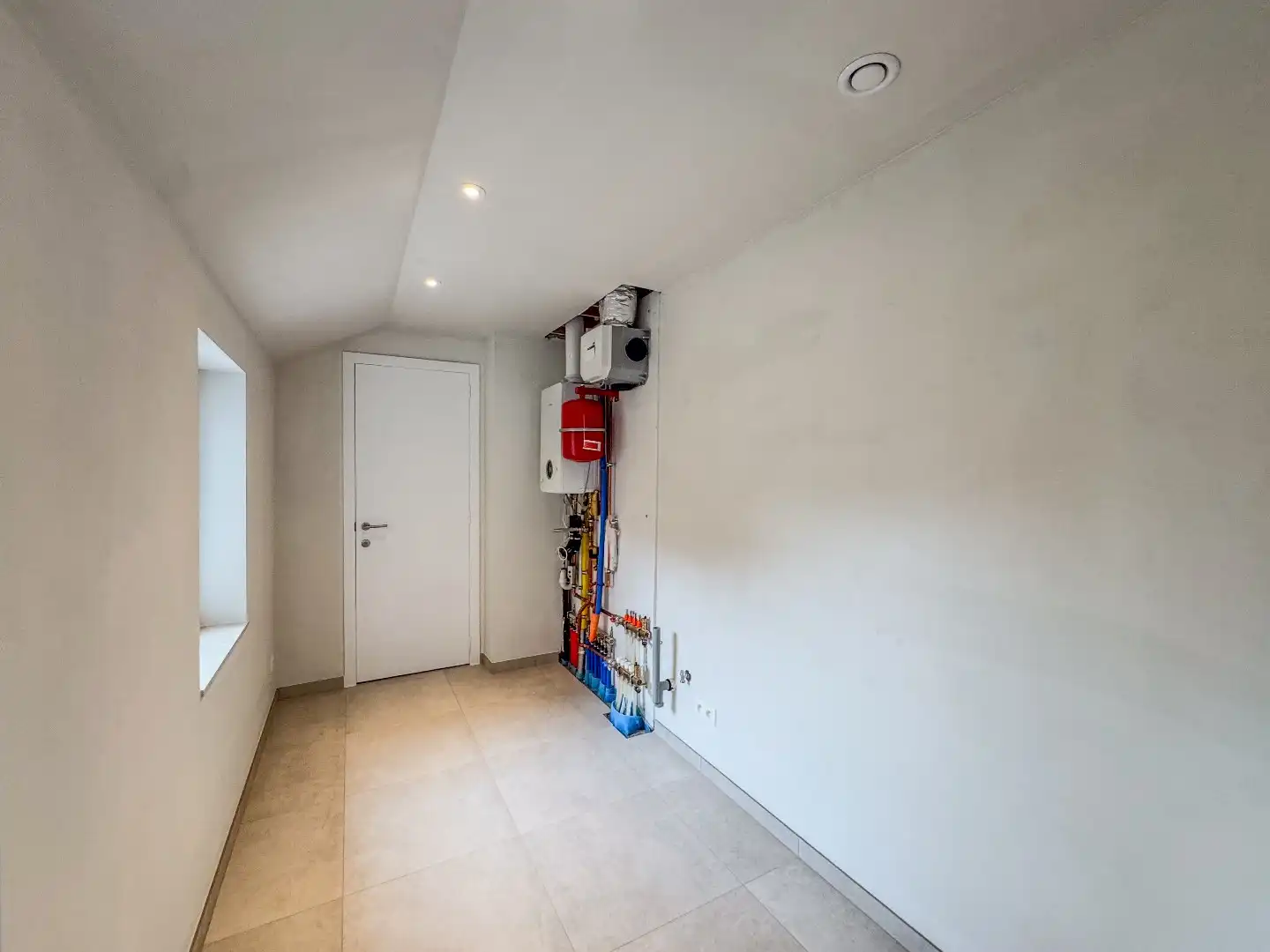 Gezellige woning met 2 slaapkamers, dressing en tuin. foto 4