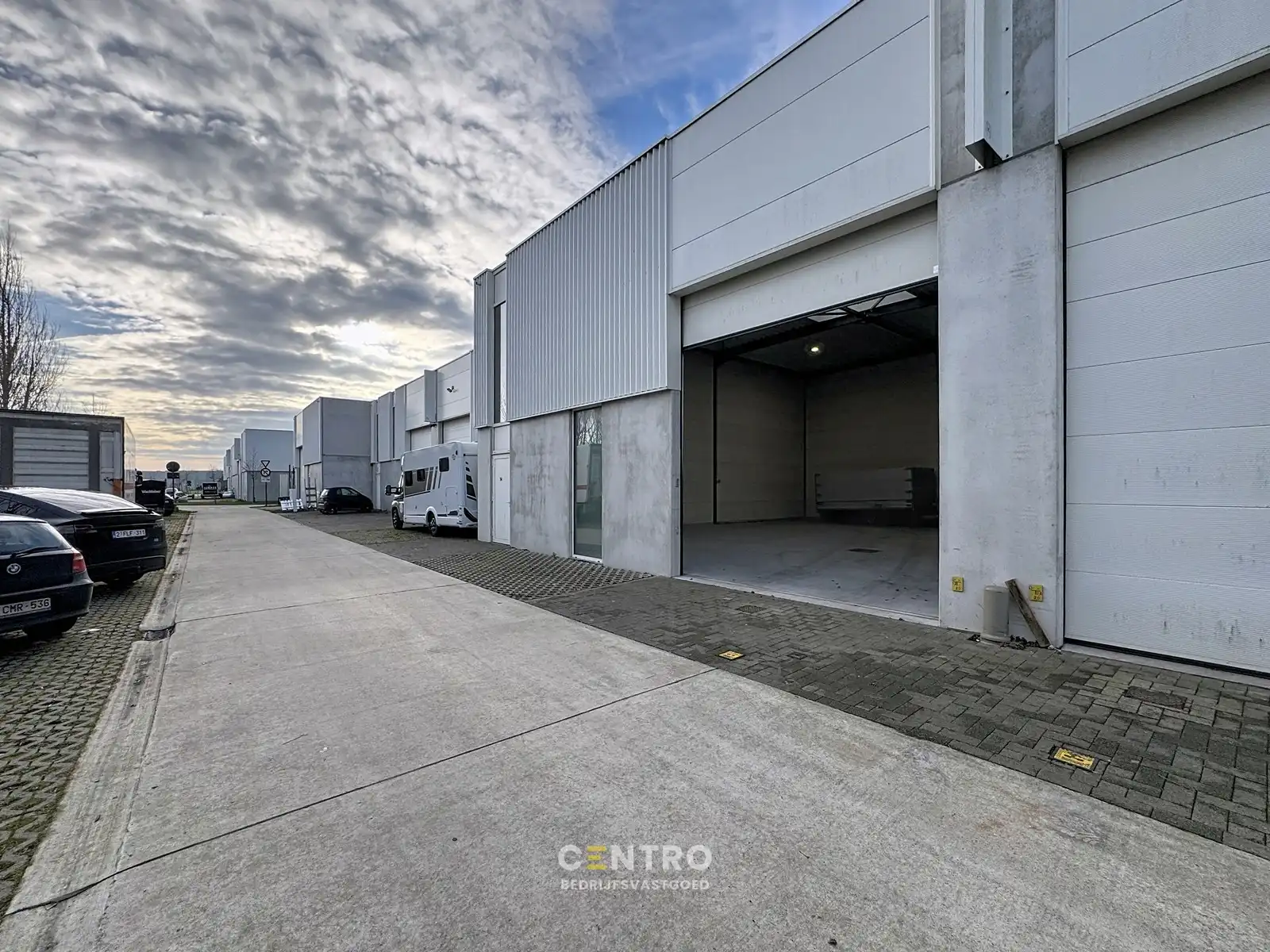 Instapklare OPSLAGRUIMTE (184m²) TE HUUR, inclusief 1 parkeerplaats voor de deur te Blankenberge foto 10