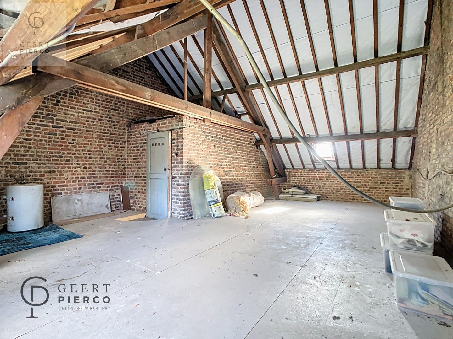 Statige stadswoning halfopen bebouwing centrum Landen foto 27