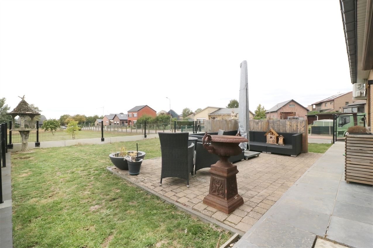 Tijdloos wonen in alle rust en comfort. Open groen uitzicht. Label B.  foto 7