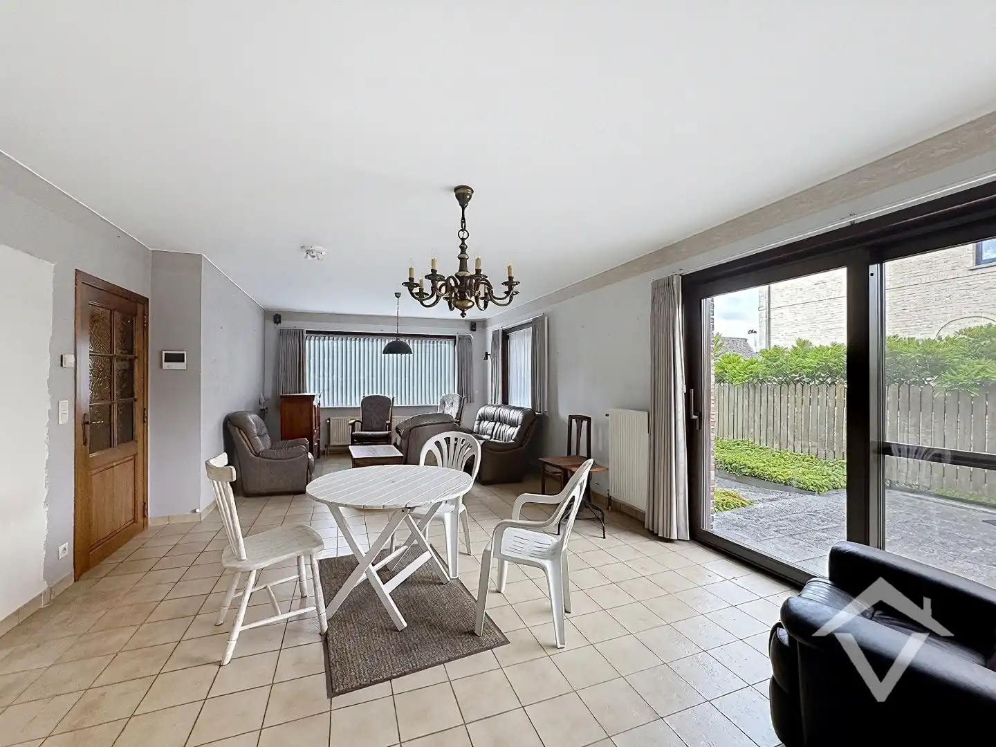 Instapklare gezinswoning met garage, carport en zonnige tuin in Scheldewindeke (Oosterzele) foto 9