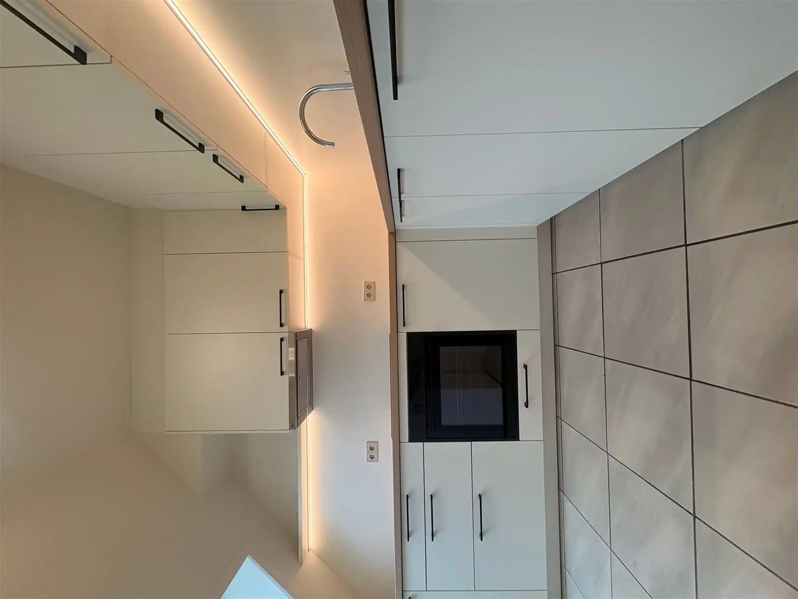 Instapklaar volledig gerenoveerd appartement met garage.  foto 5