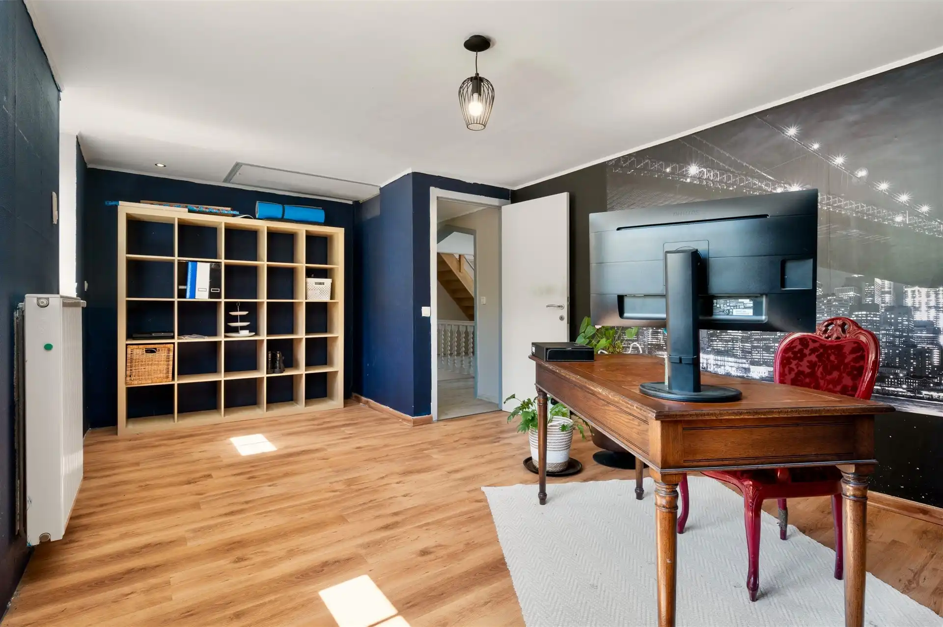 Ruime woning met multifunctioneel bijgebouw en grote tuin foto 15