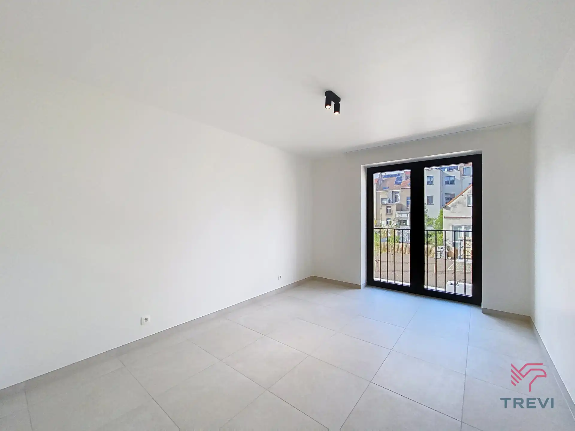 Nieuw huis met 3 slaapkamers en exterieur foto 7