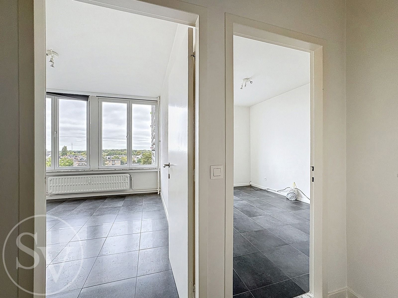 Appartement met 2 slaapkamers, balkon en garage. foto 7