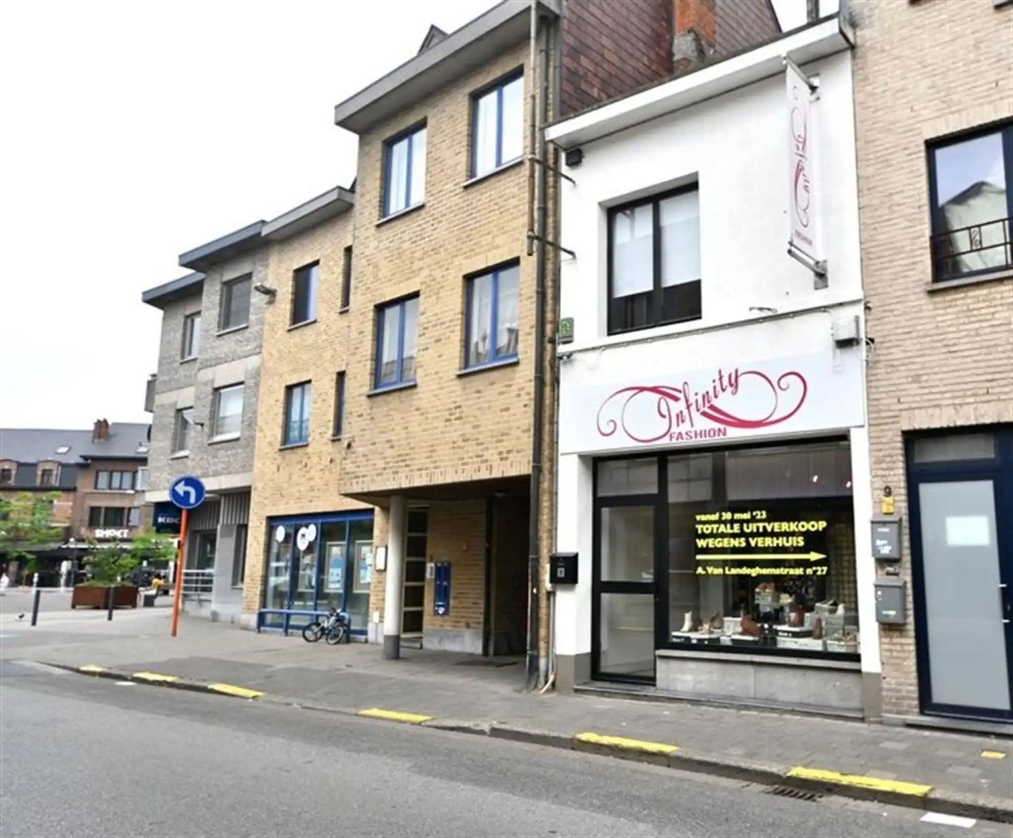 Handelspand met woonst.  foto {{pictureIndex}}