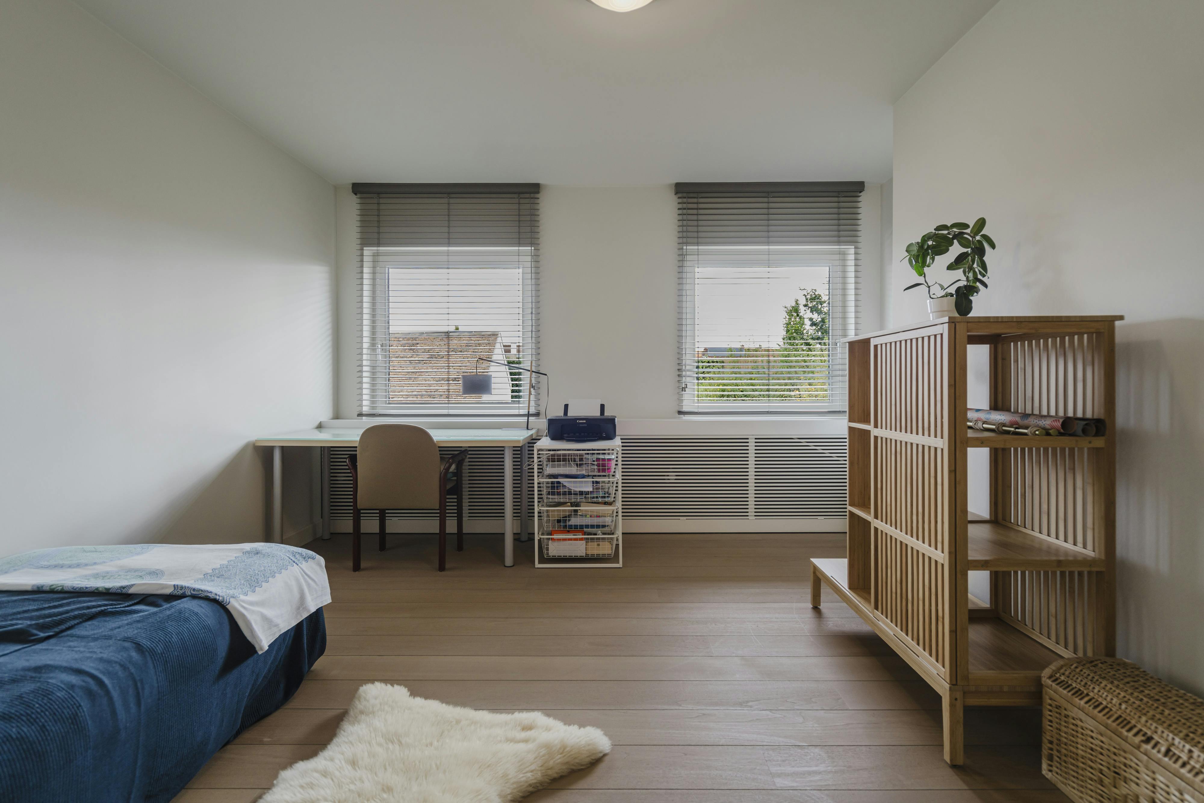 Ruime, gerenoveerde villa op 1327 m² met zuidgerichte tuin in rustige villawijk foto 16