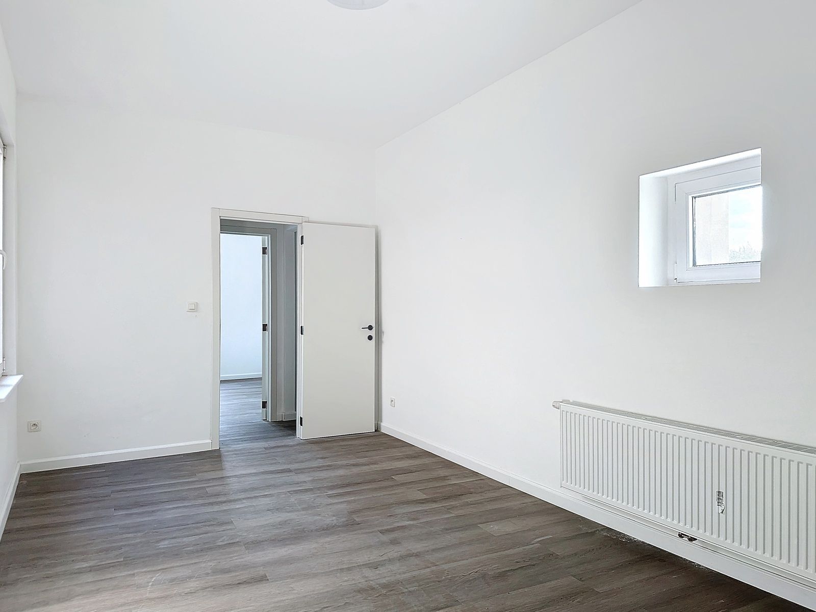 Gerenoveerd startersappartement in centrum Mortsel foto 5