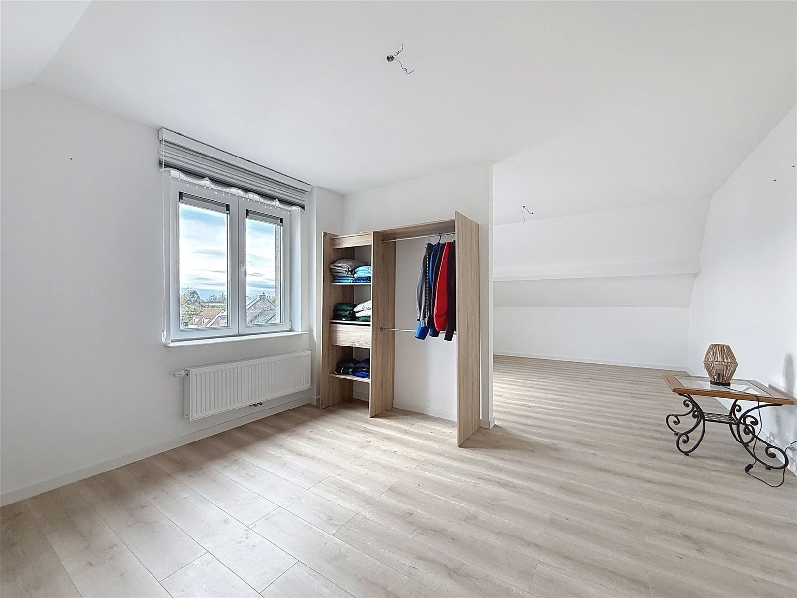 Ruime gerenoveerde woning, 5 slpks, 2 bdks, tuin, 11a 11ca  foto 48