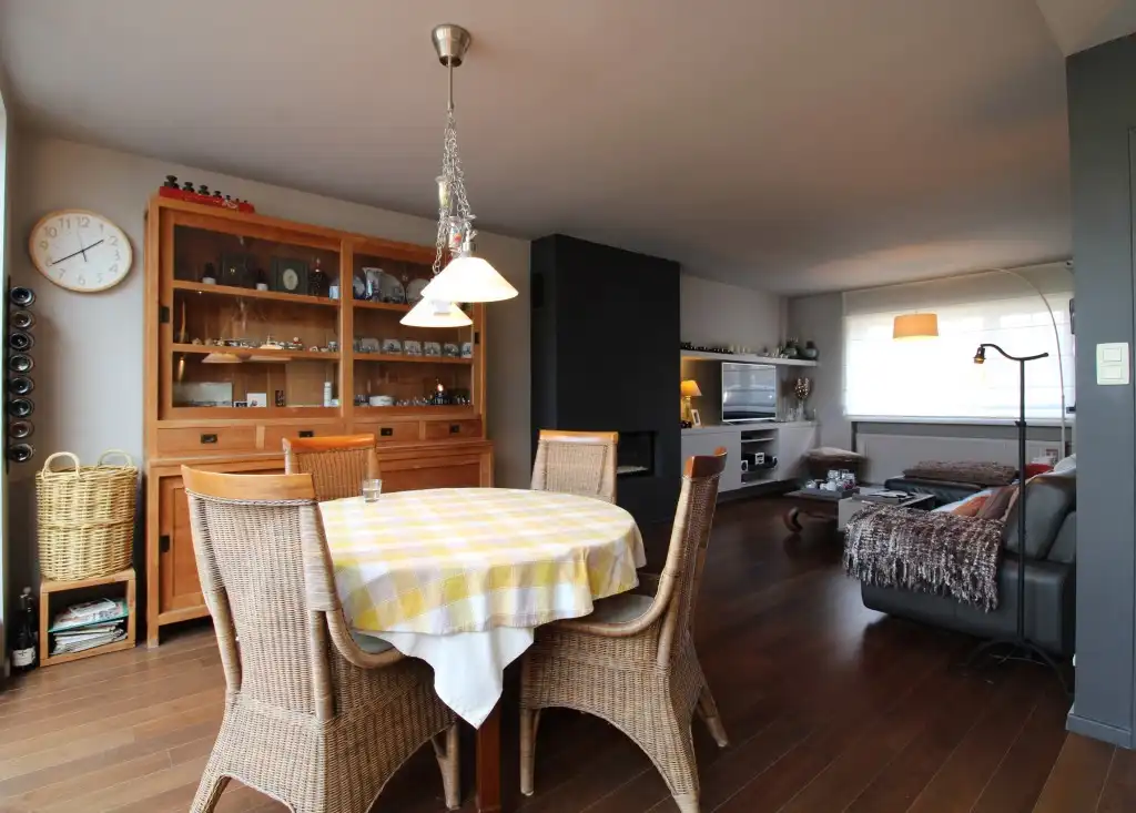 Prachtige instapklare woning gelegen in de wijk Bloemendaal  foto 8