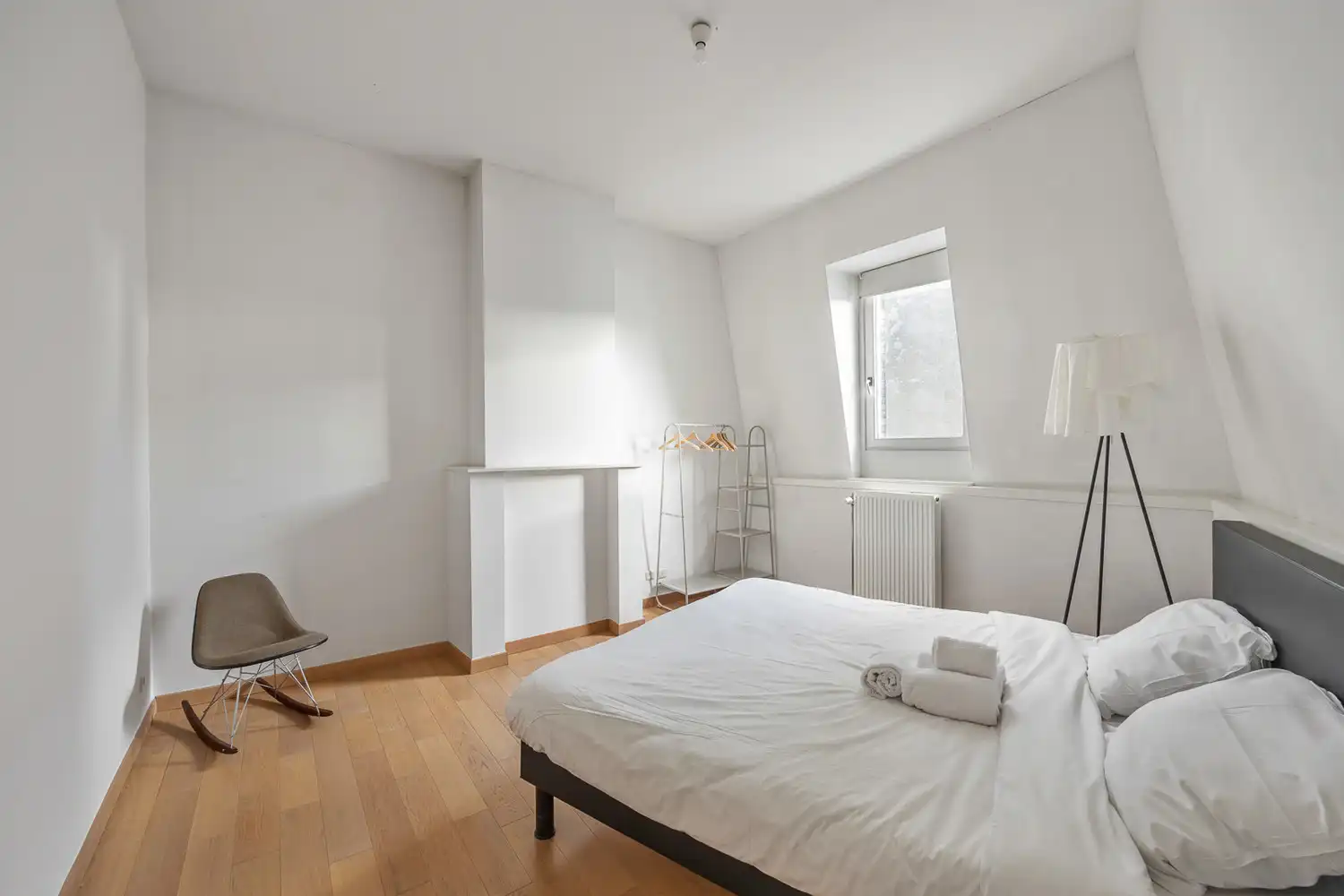 Wonen in een beschermde hoekwoning van Jos Bascourt uit 1894 is wonen in een uniek stuk Zurenborg, zonder renovatieplicht foto 23