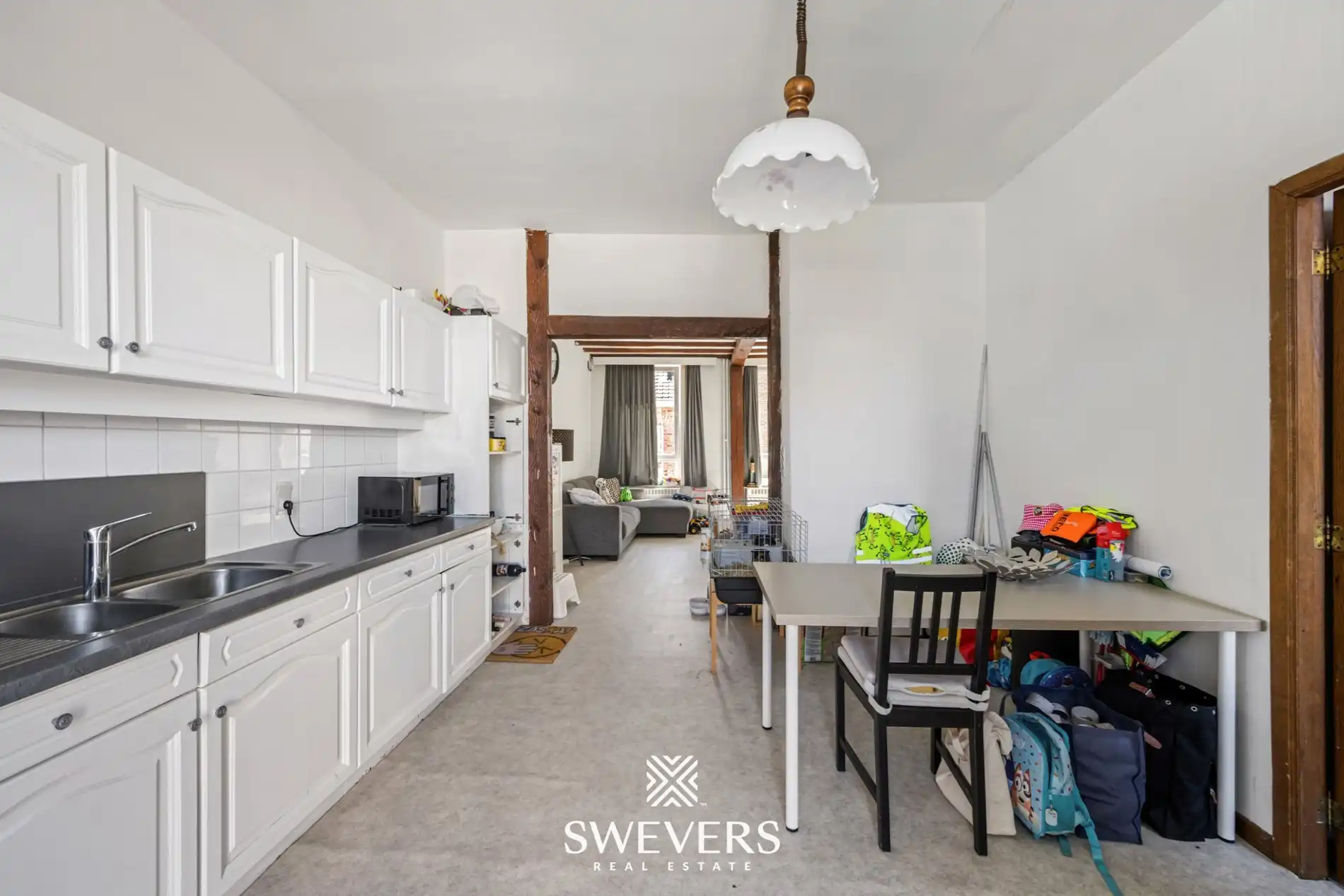 Ruim duplex appartement met groot terras en 3 vergunde handelspanden foto 11