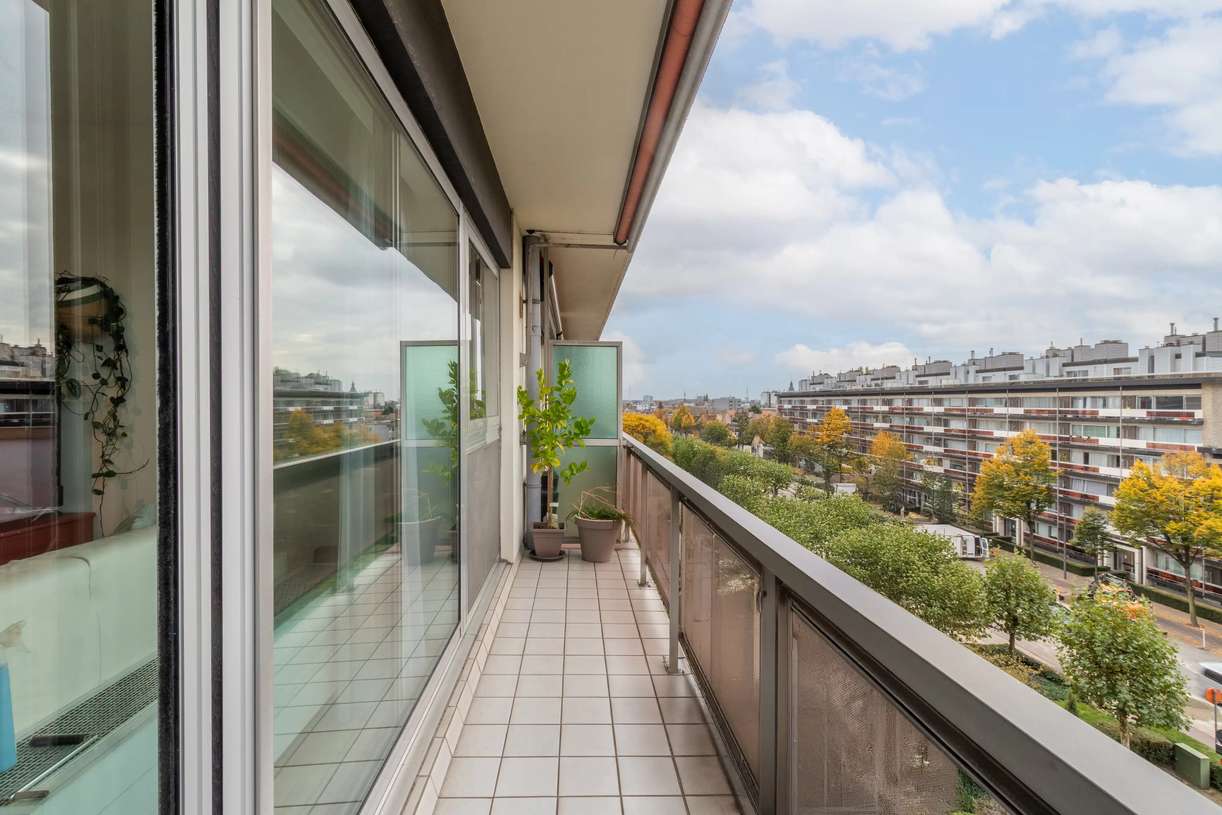 Licht appartement met twee terrassen en autostaanplaats foto 9