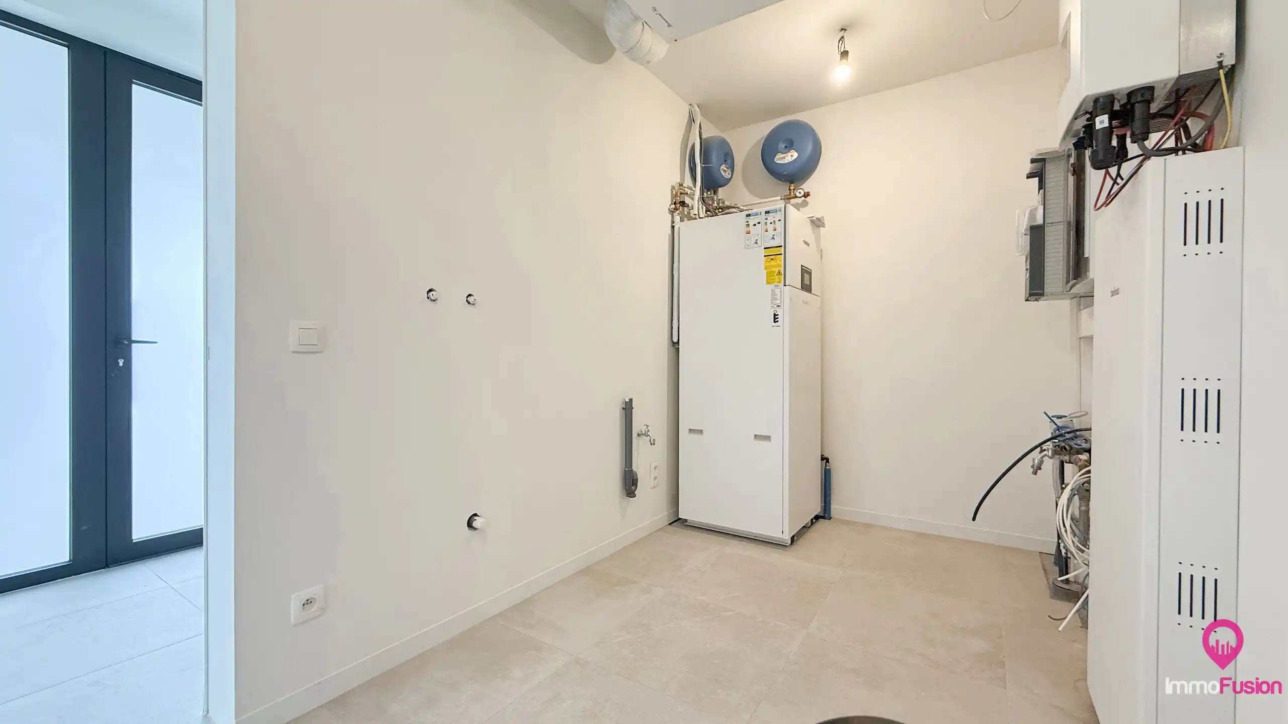 Stijlvolle nieuwbouwwoning met diepe tuin + vloerverwarming! foto 13