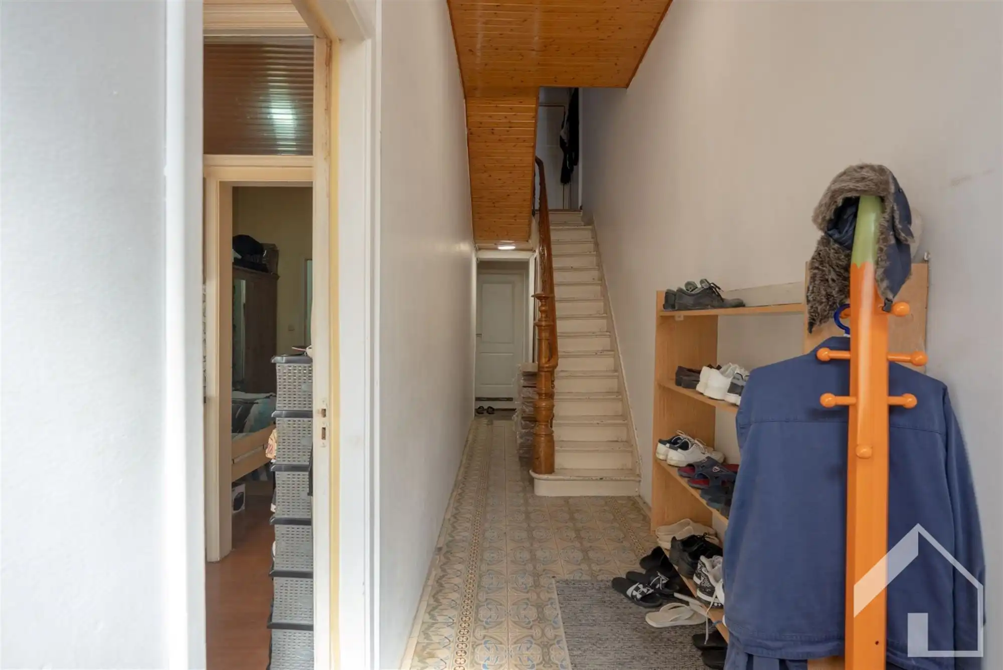 Ruime woning (190 m²) met tuin en veel potentieel foto 15