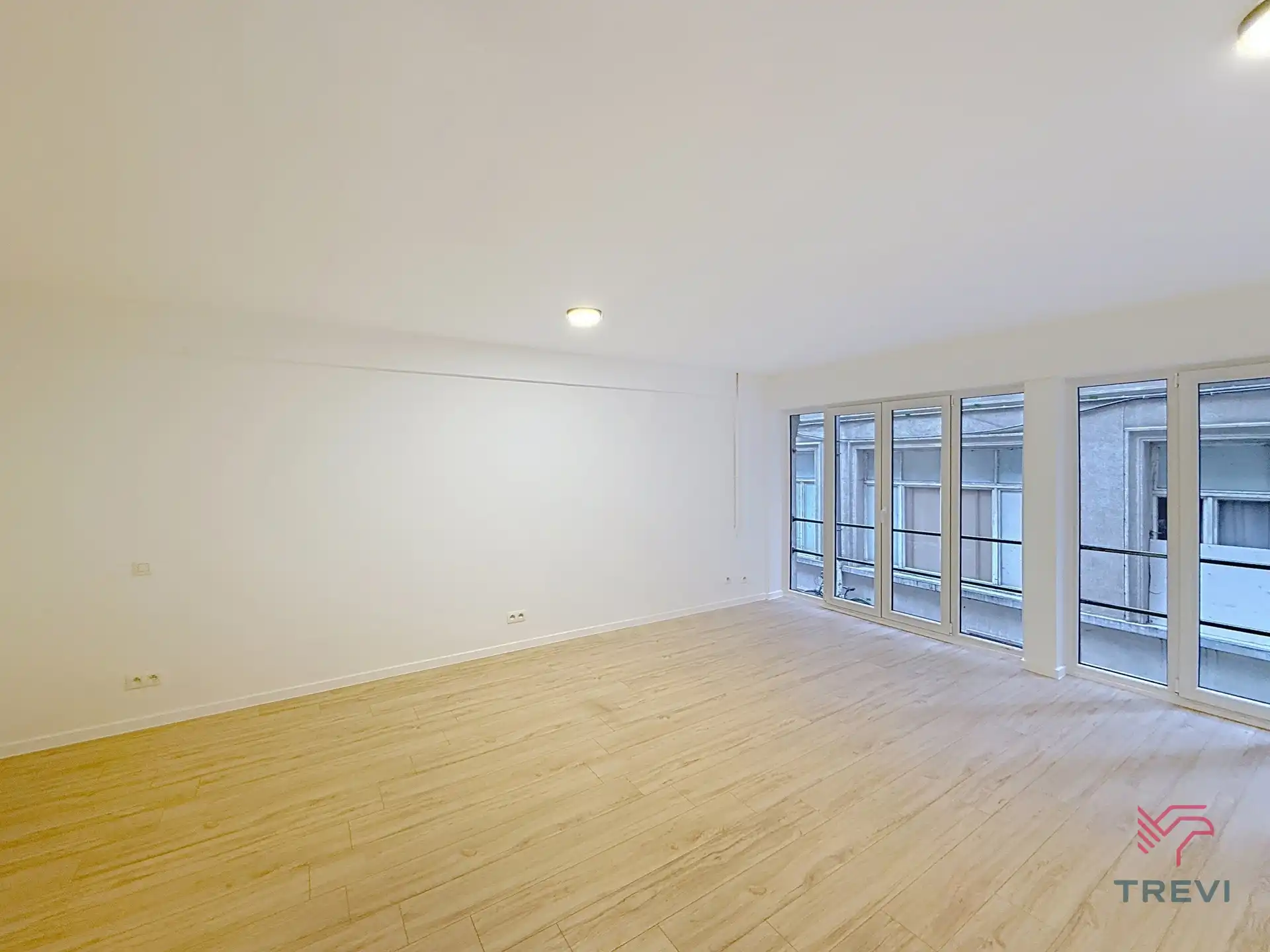 Gerenoveerde studio in hartje Brussel! foto 2