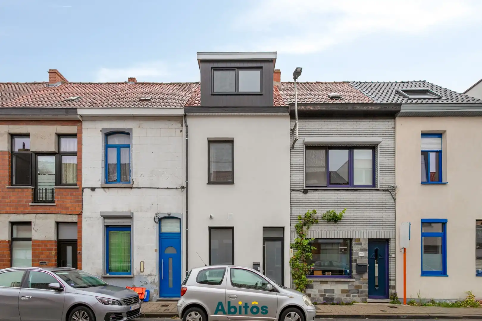 Instapklare woning met tuin op toplocatie in Mariakerke foto 2