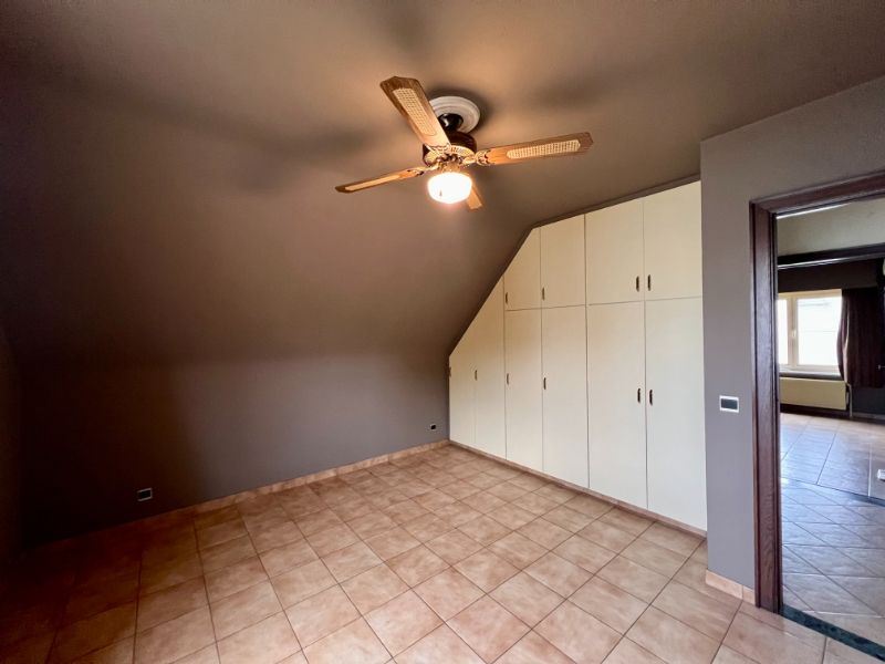 MULTIFUNCTIONEEL PAND MET DUPLEXAPPARTEMENT EN GARAGE foto 12