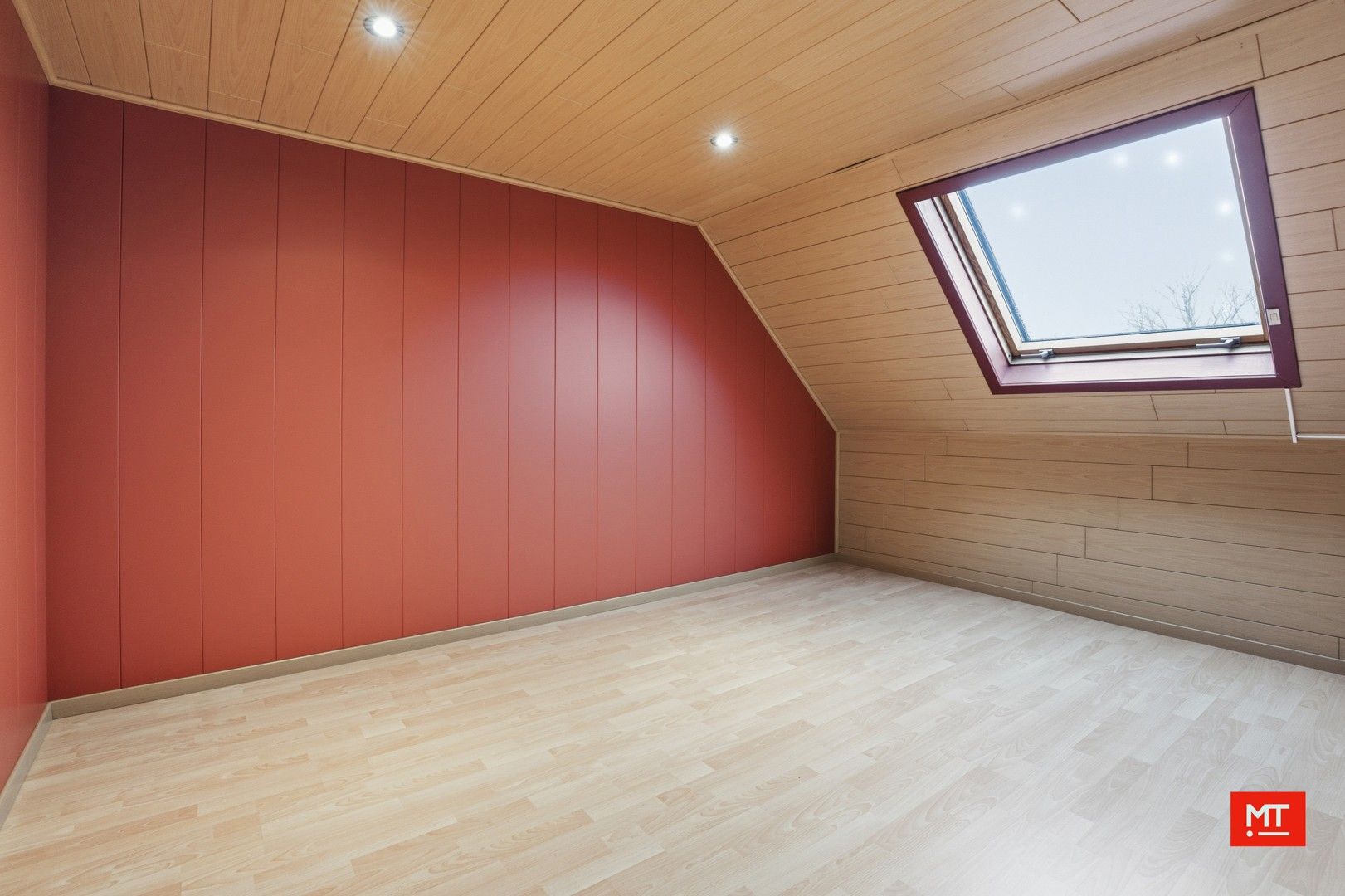 Instapklare woning met 3 à 4 slaapkamers, ZW-gerichte tuin en garage te koop in Moorslede foto 19