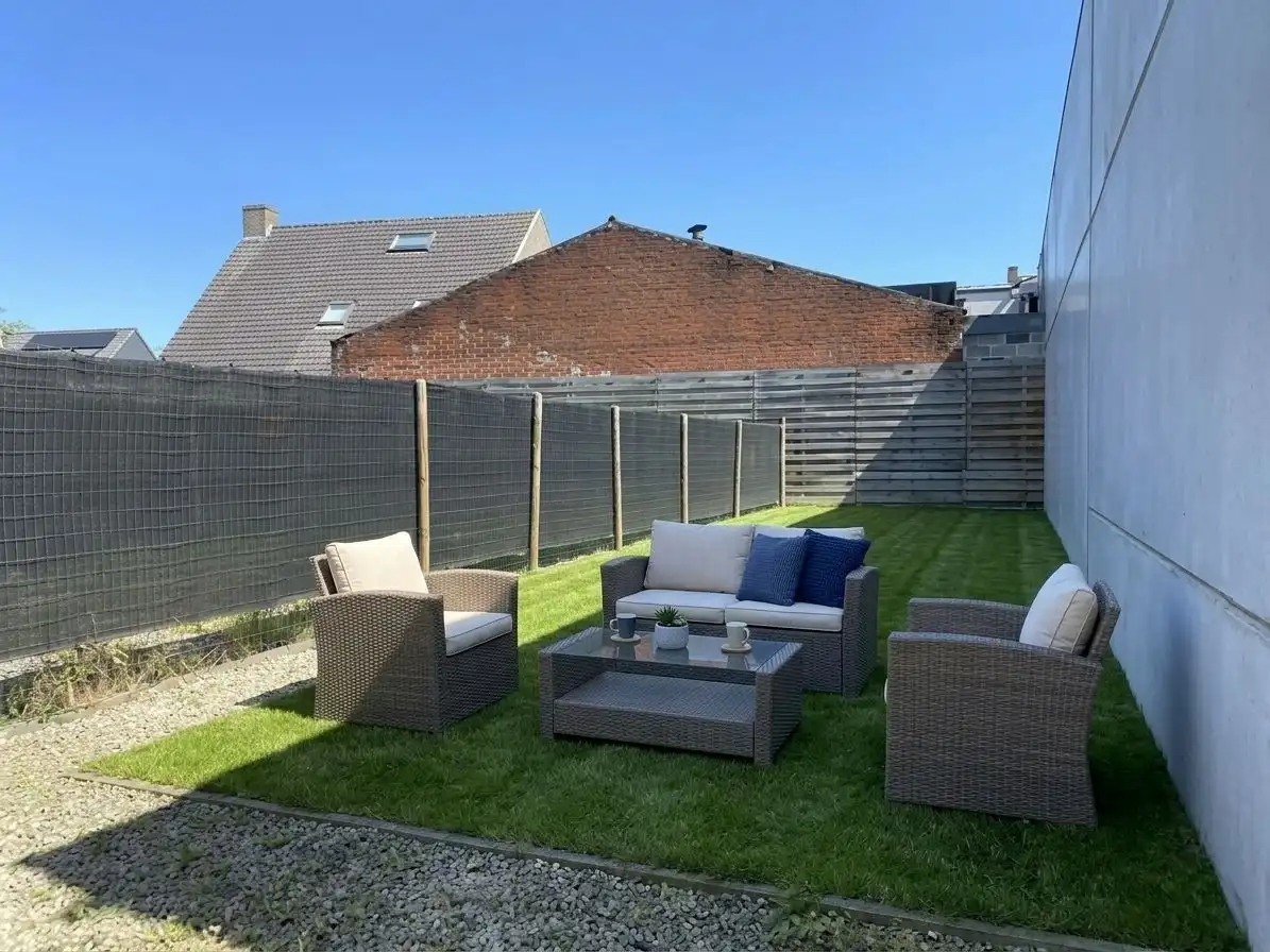 INSTAPKLARE BEL-ETAGE WONING IN HARTJE ZWEVEZELE foto 15