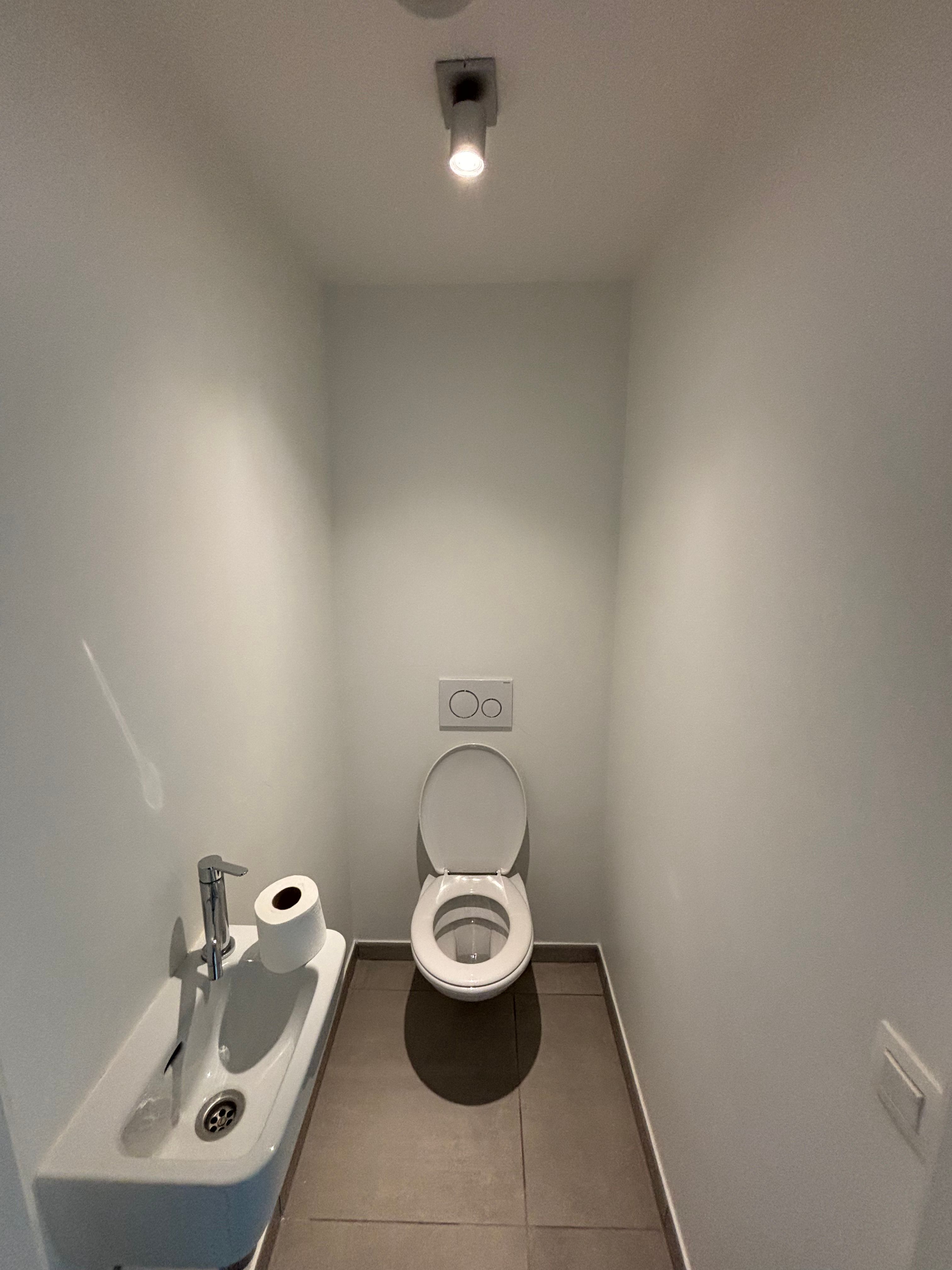 Modern en energiezuinig appartement (EPC A) met 2 slaapkamers, 2 parkeerplaatsen met laadpaal – onmiddellijk beschikbaar foto 12