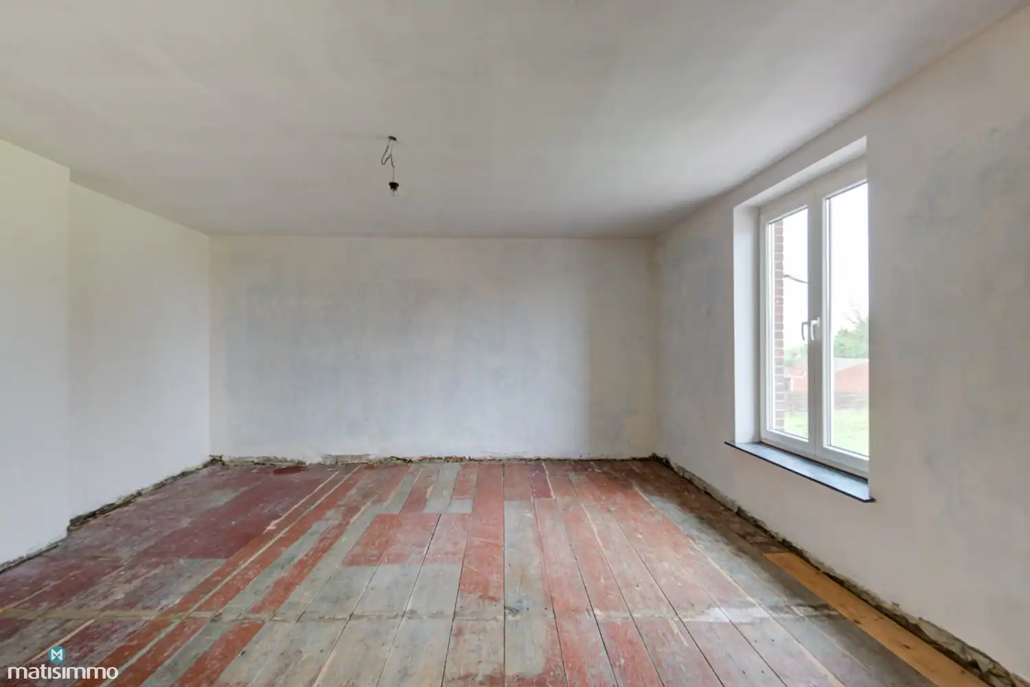 VERDER AF TE WERKEN HOEKWONING MET BINNENKOER EN GARAGE TE MOPERTINGEN foto 20