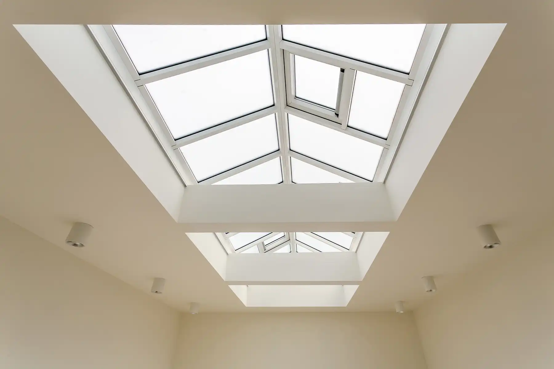 Commerciële Ruimte met Privatieve Kelder en Parking foto 8