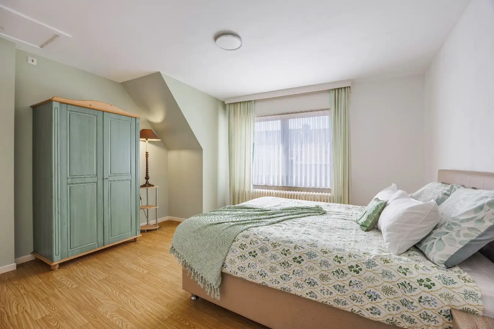 Instapklare, lichtrijke bel-etage woning met ruime garage en terras op centrale ligging foto 12