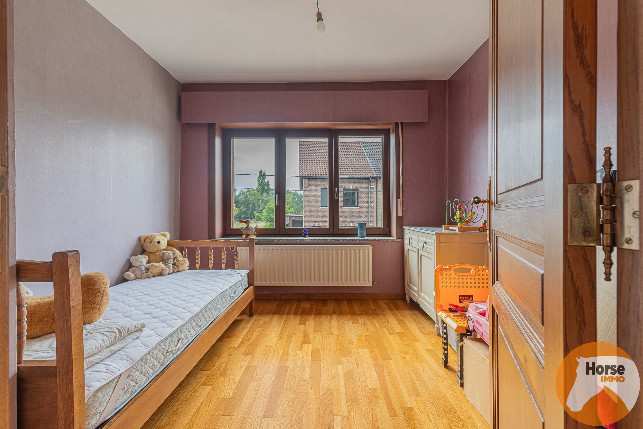 ERPE-MERE - Goed onderhouden woning met magazijn en serres foto 11