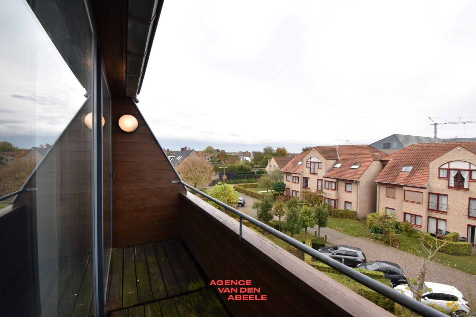 Zeer lichtrijk appartement met 2 slaapkamers en terras  foto 3