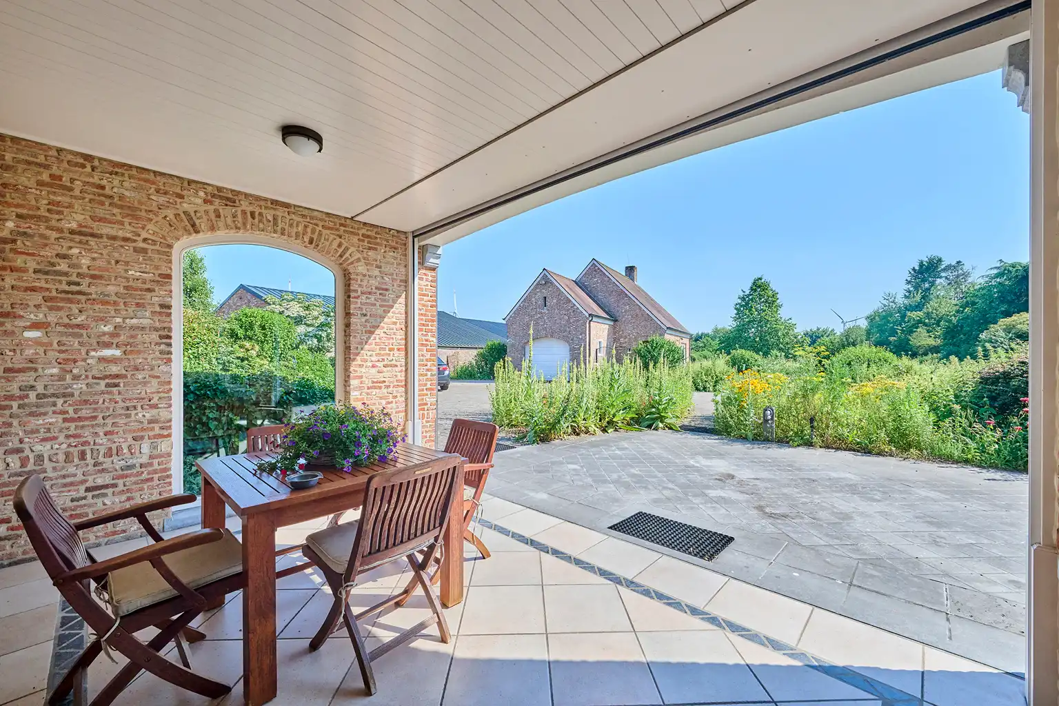Exclusieve villa met bijgebouwen op 6.660m² grond foto 21
