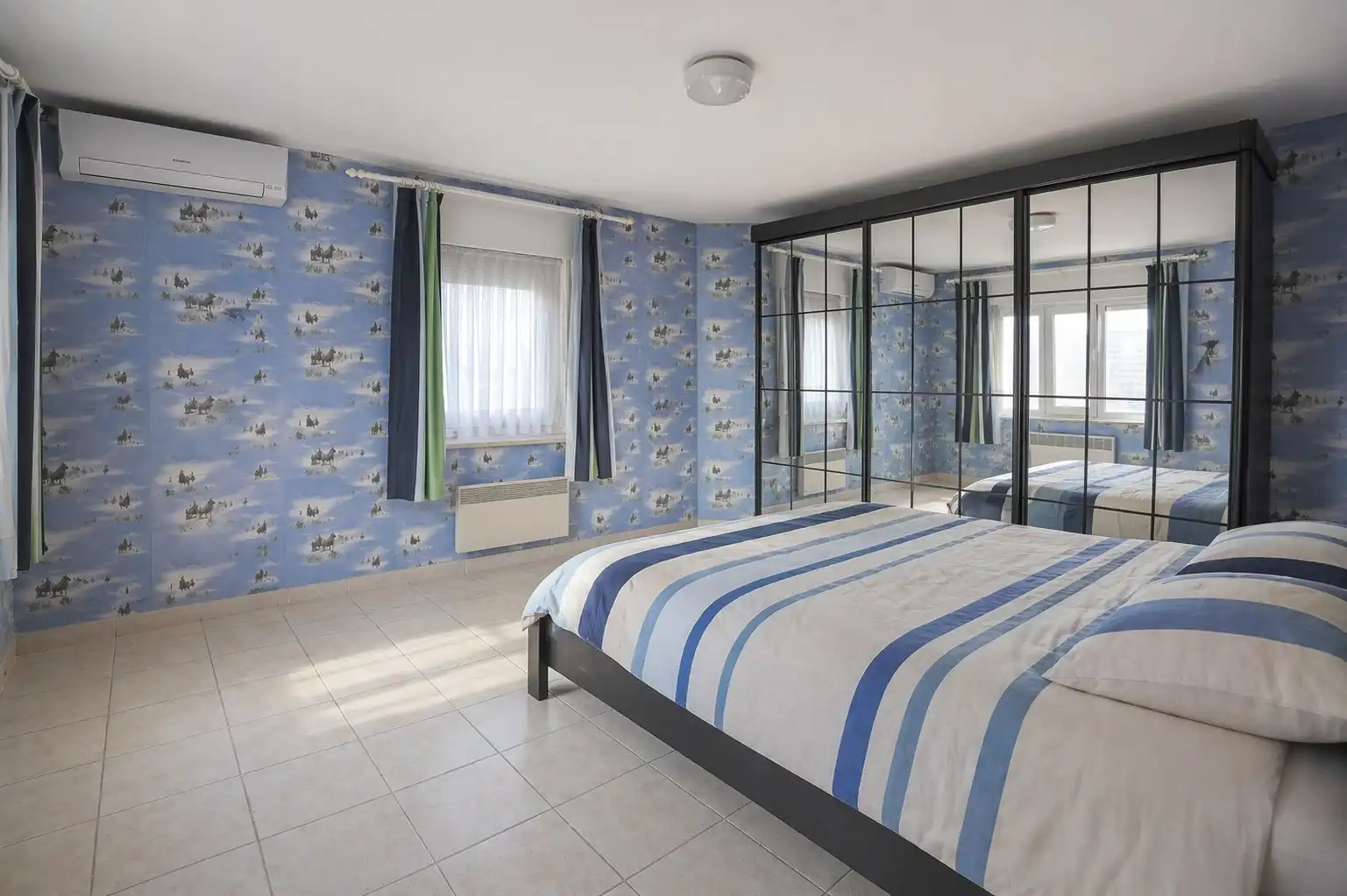 Alleenstaande woning met veel potentieel op 655m² te Houthulst. foto 8