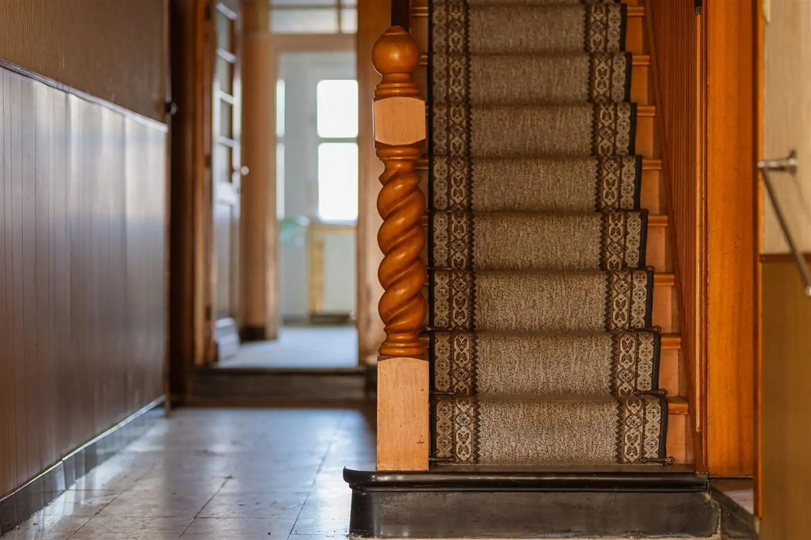 Uitzonderlijk renovatieproject met authentieke kapel! foto 13