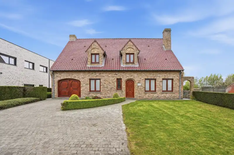 Hoofdfoto van de publicatie: Villa landelijke stijl