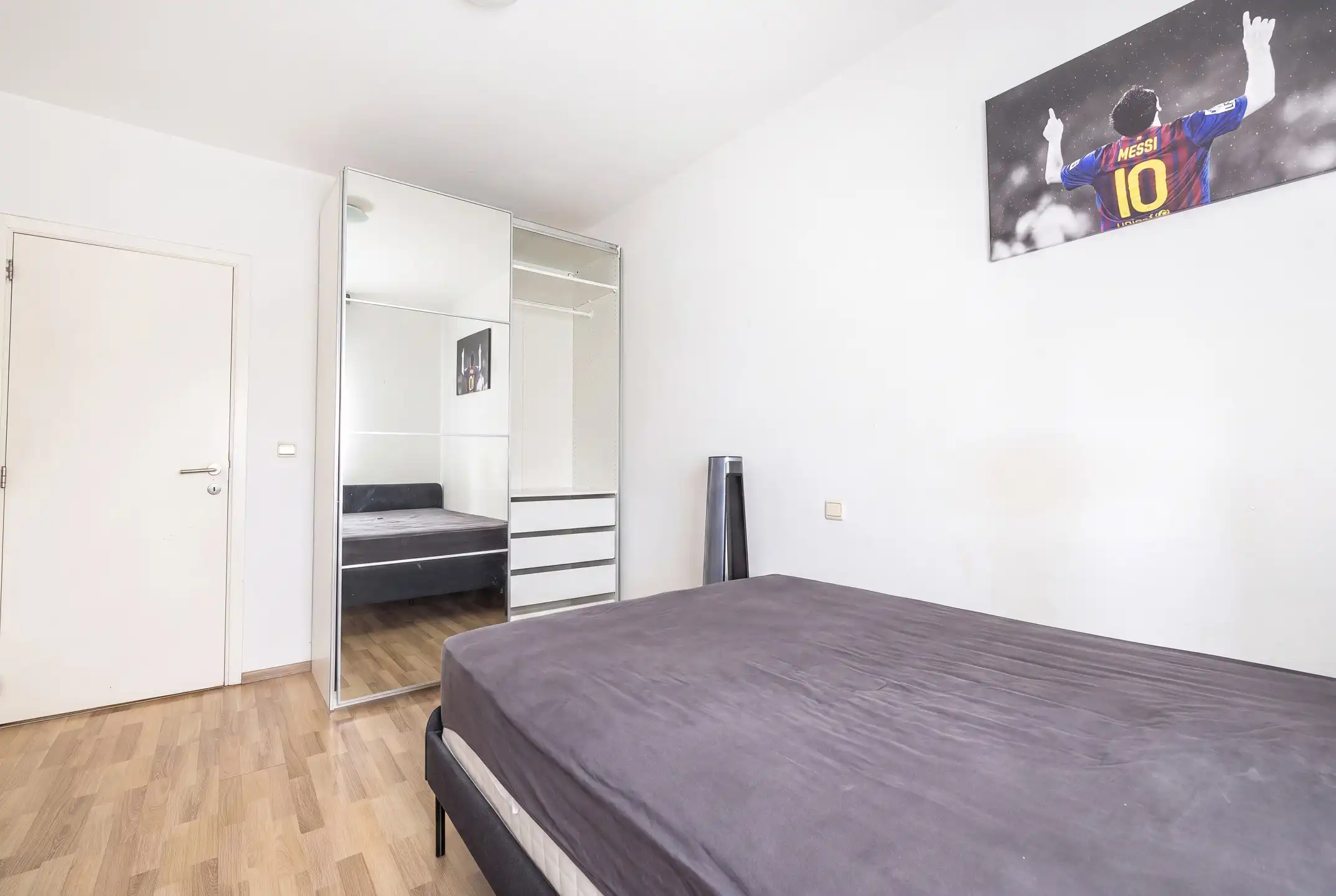 In het hart van een bruisende wijk, mét terras als bonus! foto 16