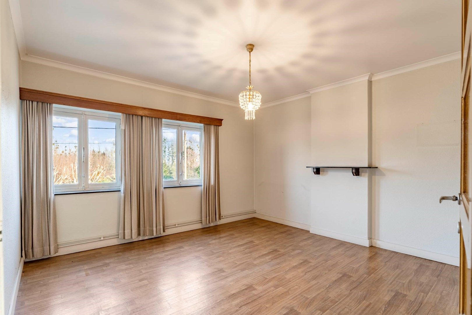 Te renoveren vrijstaande woning met zuidwest gerichte tuin en achterliggende weide op 16a 23ca foto 18