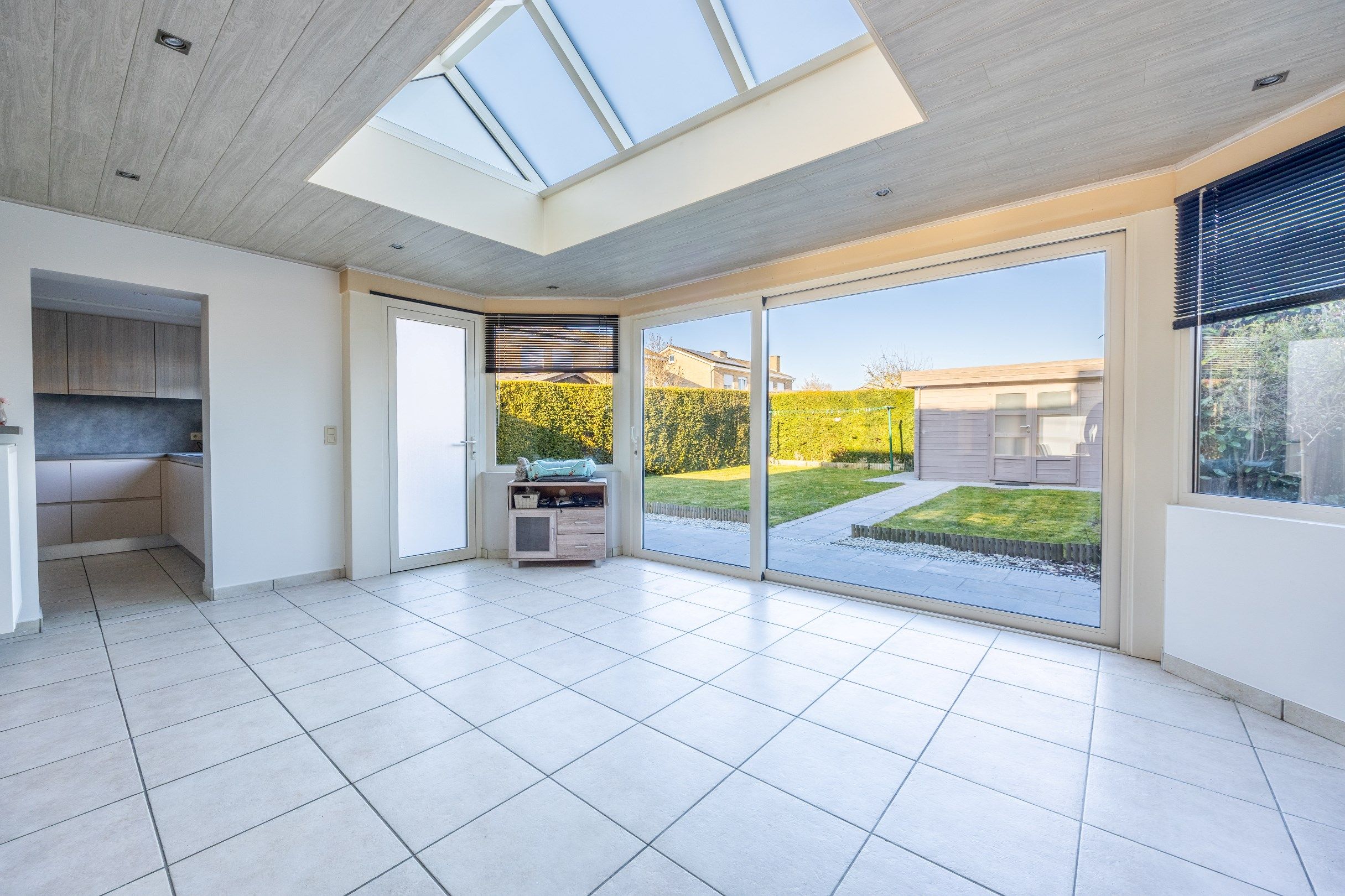 KNUSSE HOB MET TUIN EN GARAGE foto 10