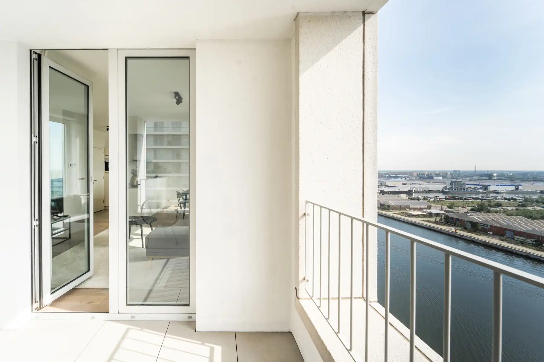 Gemeubeld appartement met 2slpks op 12e verdiep, 't Eilandje foto 6