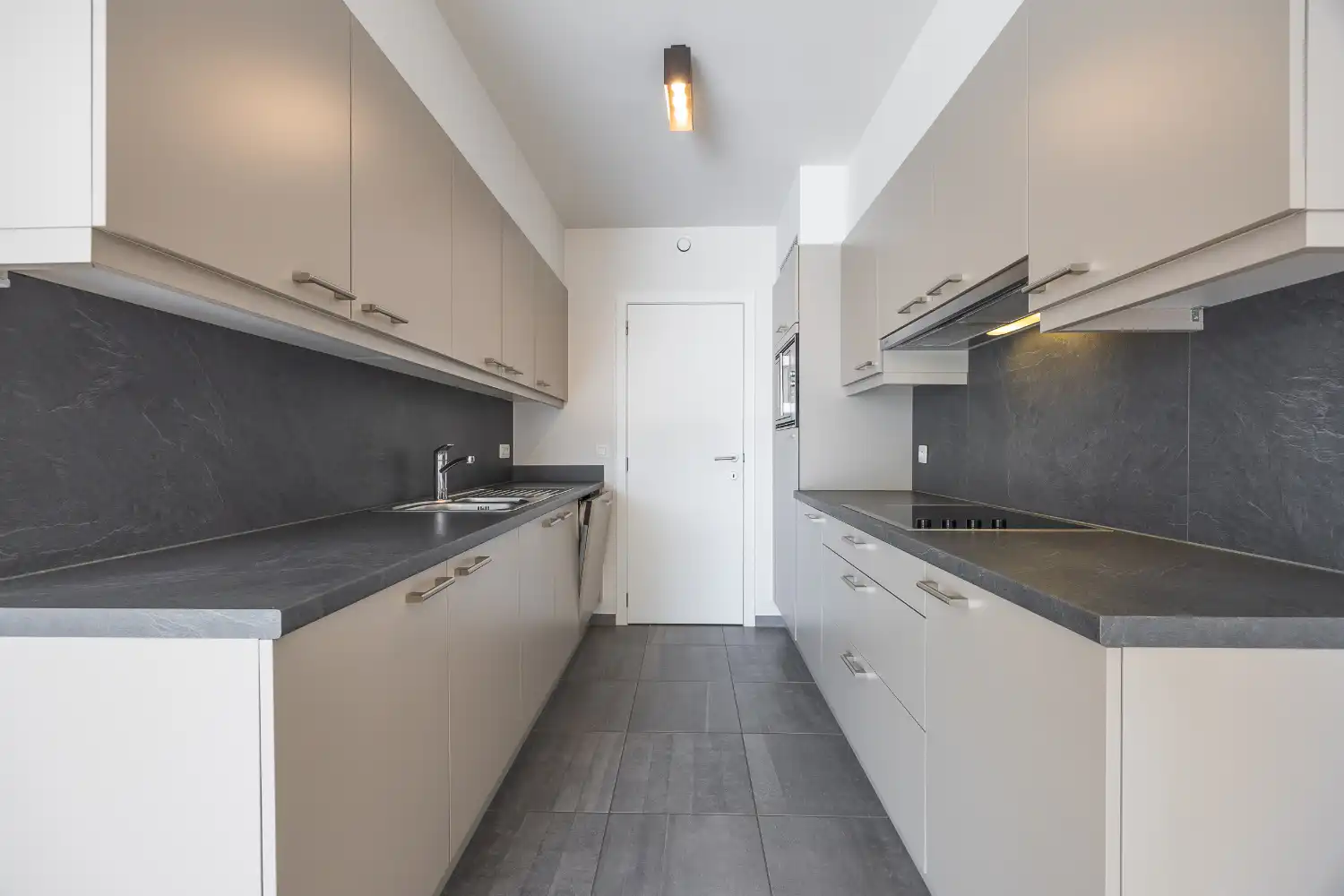 Modern gerenoveerd ruim appartement vlakbij het strand van Bredene foto 7