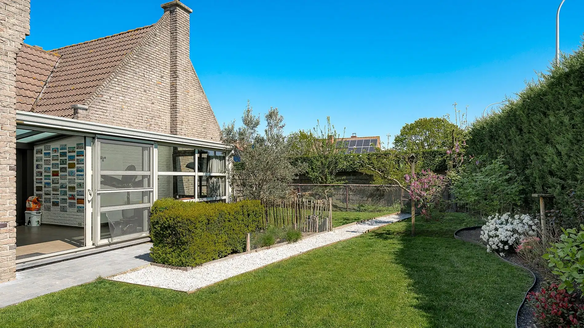 Vijf slaapkamers, groot volume in een alleenstaande villa te Knokke foto 28