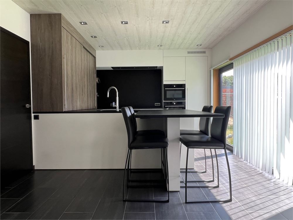 Instapklare woning met 3 slaapkamers en garage (mogelijkheid 5 slaapkamers) foto 5